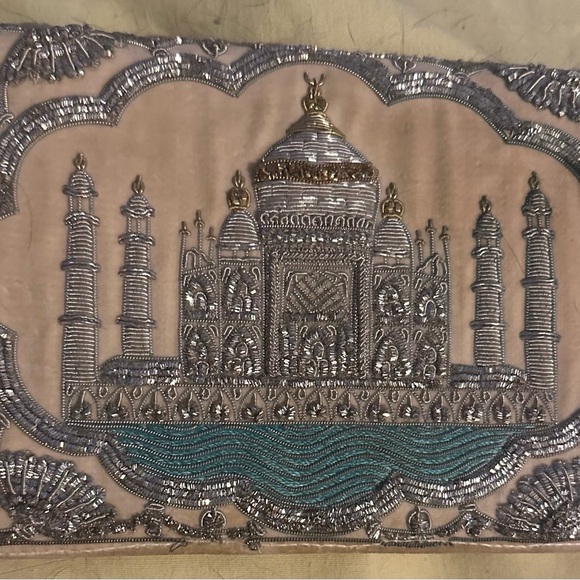 Rare find Vintage Taj Mahal picture made of beads on silk into a clutch purse - Picture 2 of 7